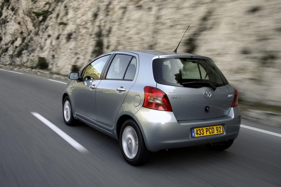  Toyota Yaris 2005 года  (фото 122 из 165)